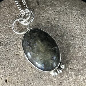 Labradorite and sterling silver pendant